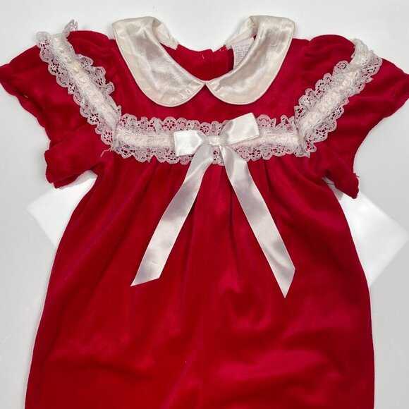 Vintage 80s & 90s Toddler Soft Velvet Bubble Jumpsuit with collar, bow, and lace - Picture 3 of 11